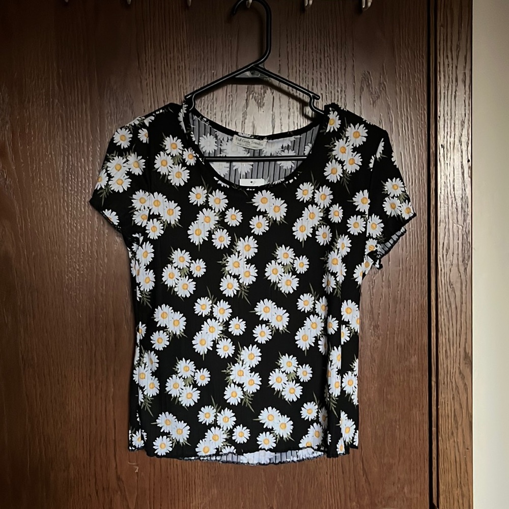 Daisy top
